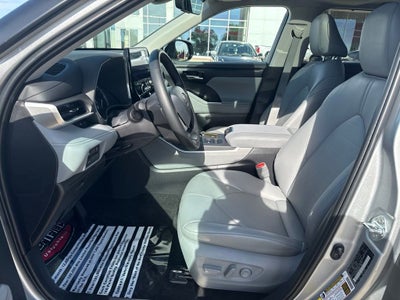 2025 Toyota Highlander XLE TOYOTA CERTIFIED GOLD