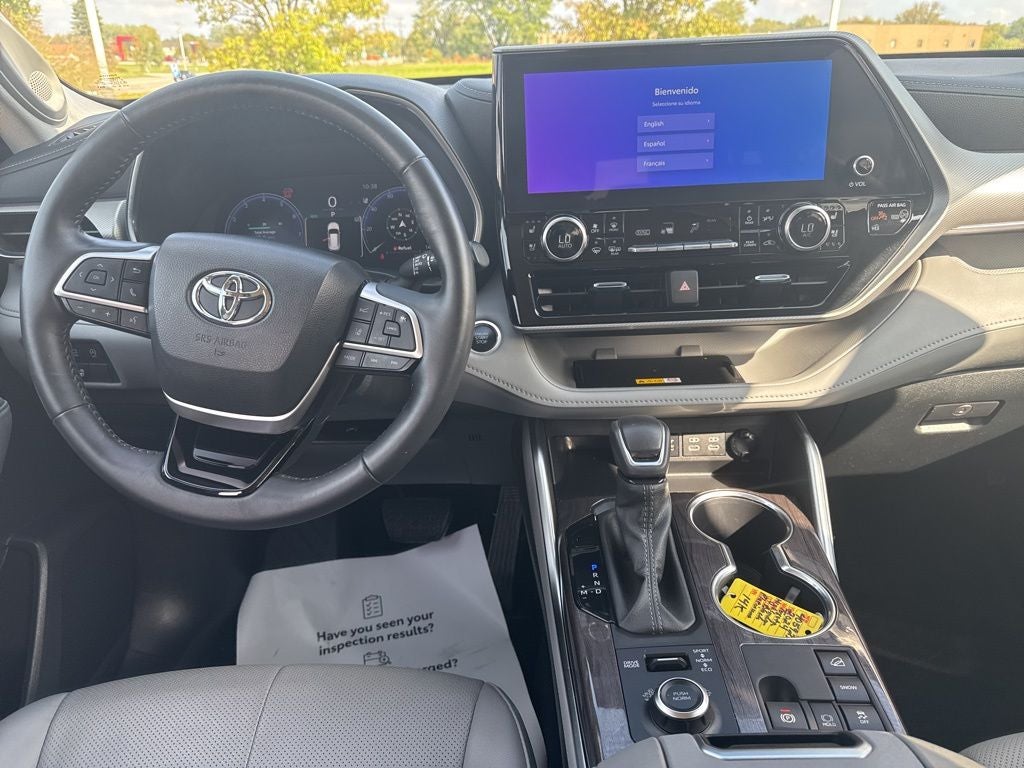 2024 Toyota Highlander Platinum