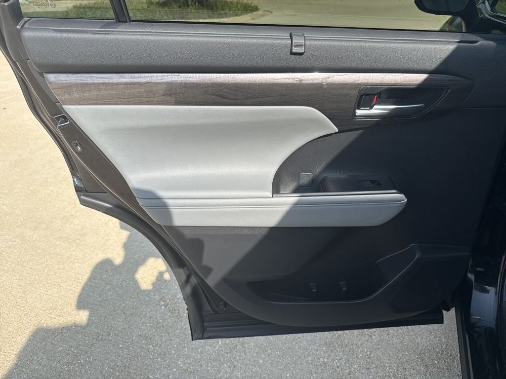 2024 Toyota Highlander Platinum