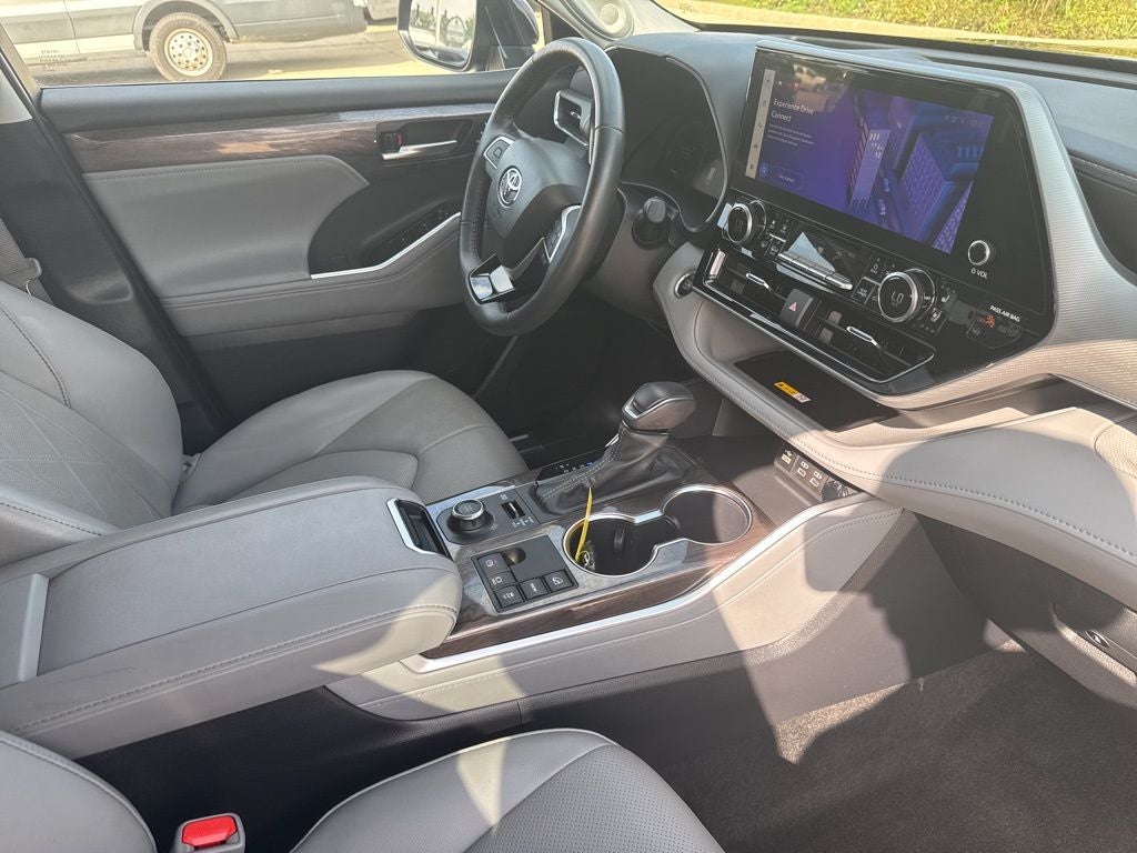 2024 Toyota Highlander Platinum