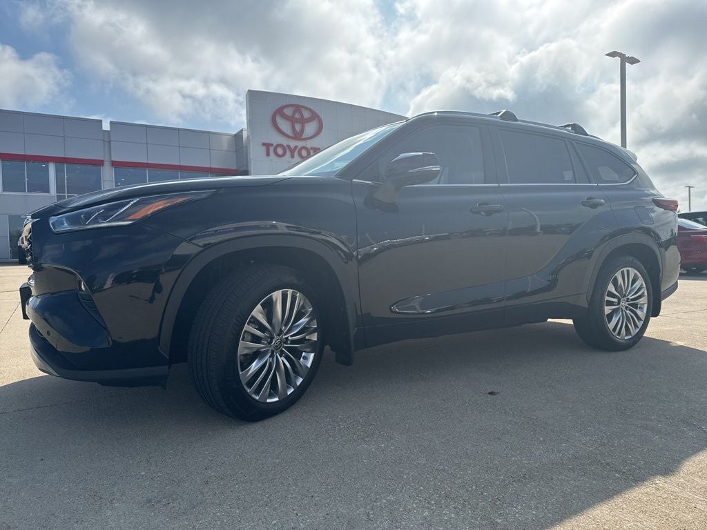2024 Toyota Highlander Platinum