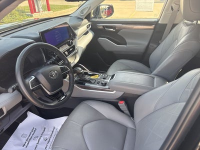 2024 Toyota Highlander Platinum