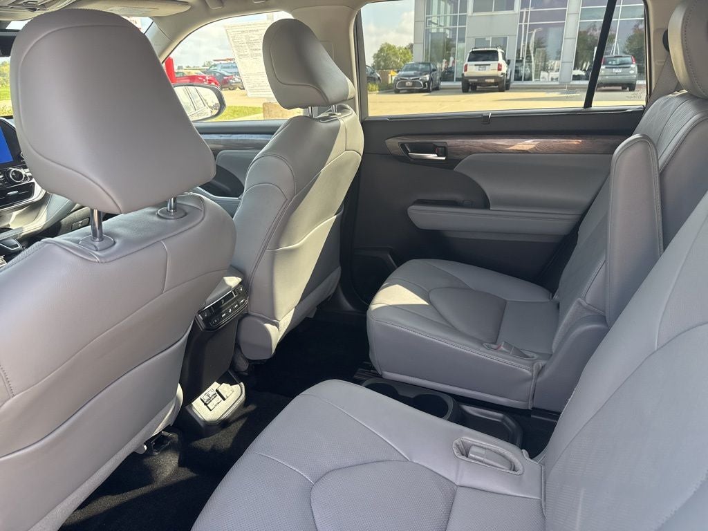 2024 Toyota Highlander Platinum
