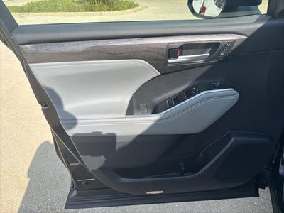 2024 Toyota Highlander Platinum