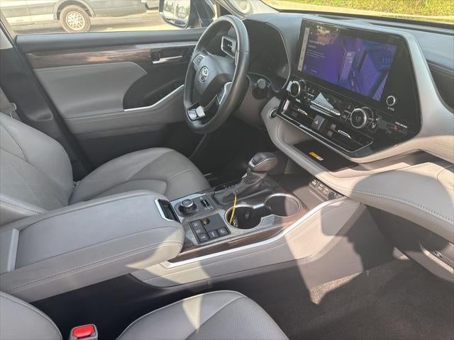 2024 Toyota Highlander Platinum
