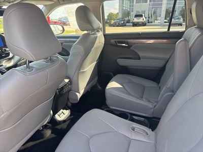 2024 Toyota Highlander Platinum