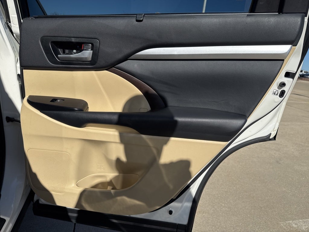 2014 Toyota HIGHLANDER XLE V6