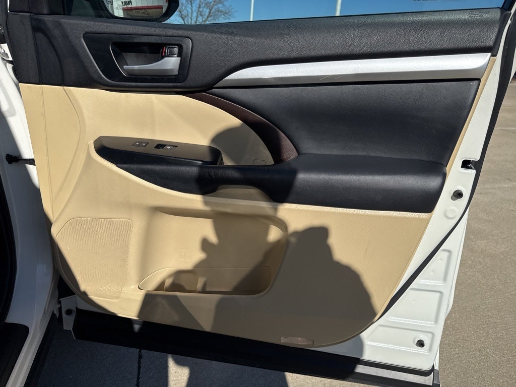 2014 Toyota HIGHLANDER XLE V6