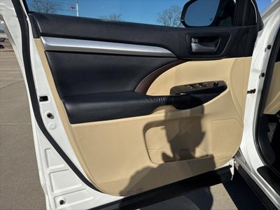 2014 Toyota HIGHLANDER XLE V6