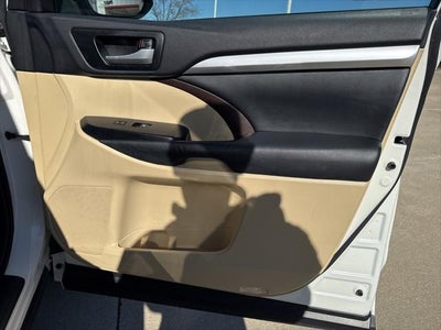 2014 Toyota HIGHLANDER XLE V6