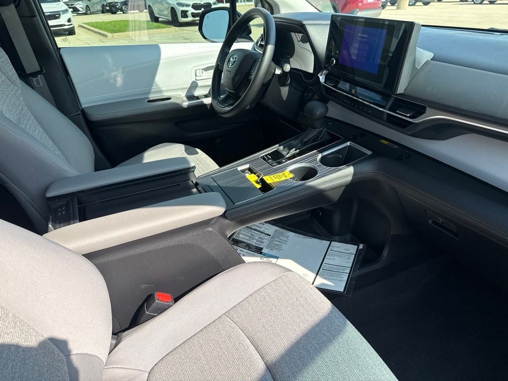 2025 Toyota Sienna LE 8 Passenger TOYOTA GOLD CERTIFIED
