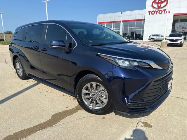 2025 Toyota Sienna LE 8 Passenger TOYOTA GOLD CERTIFIED