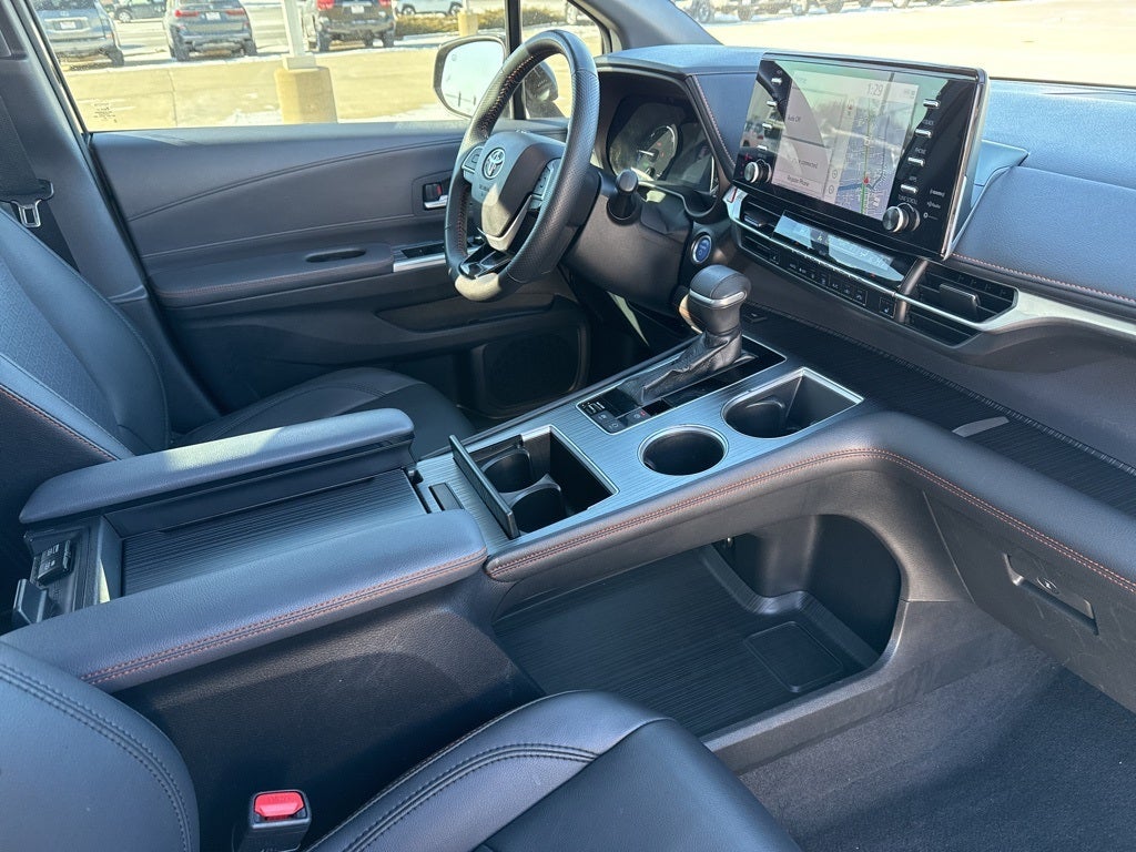 2021 Toyota SIENNA XSE XSE 7 Passenger