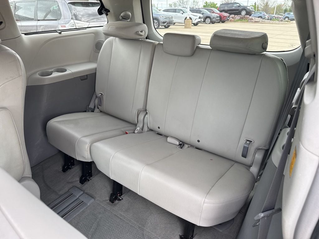 2012 Toyota SIENNA XLE 3.5L XLE 8 Passenger