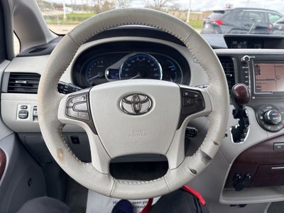 2012 Toyota SIENNA XLE 3.5L XLE 8 Passenger