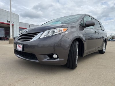 2012 Toyota SIENNA XLE 3.5L XLE 8 Passenger