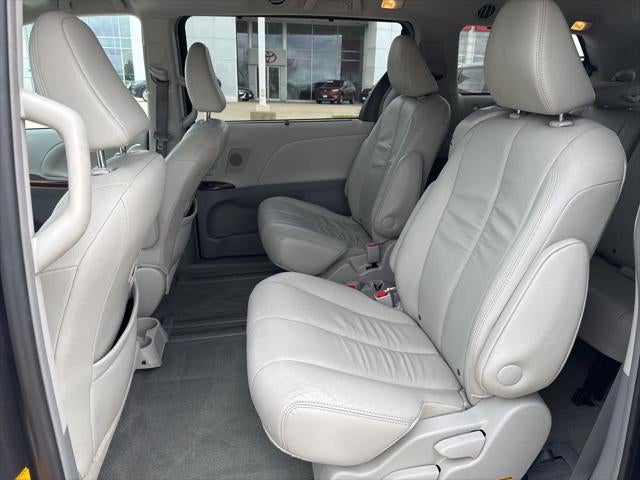 2012 Toyota SIENNA XLE 3.5L XLE 8 Passenger