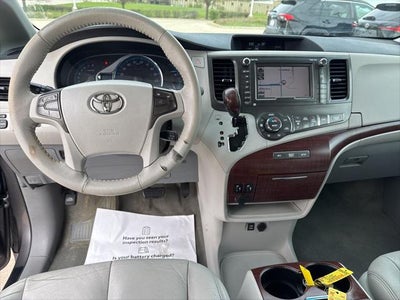 2012 Toyota SIENNA XLE 3.5L XLE 8 Passenger