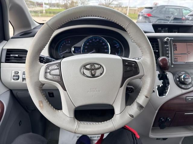 2012 Toyota SIENNA XLE 3.5L XLE 8 Passenger