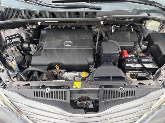 2012 Toyota SIENNA XLE 3.5L XLE 8 Passenger