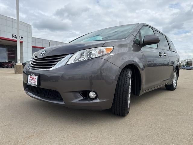 2012 Toyota SIENNA XLE 3.5L XLE 8 Passenger