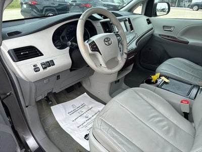 2012 Toyota SIENNA XLE 3.5L XLE 8 Passenger