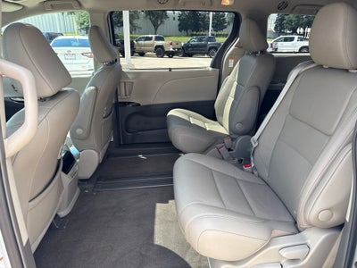 2017 Toyota Sienna XLE 8 Passenger