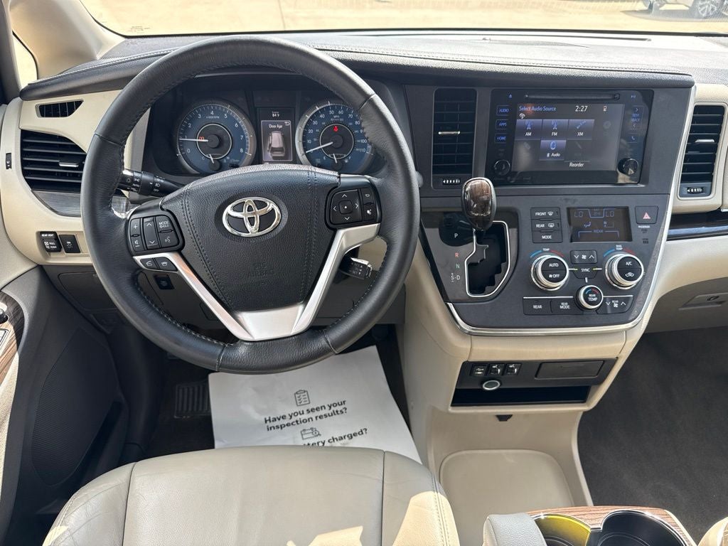 2017 Toyota Sienna XLE 8 Passenger