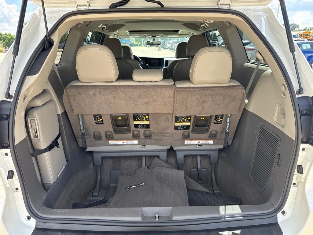 2017 Toyota Sienna XLE 8 Passenger