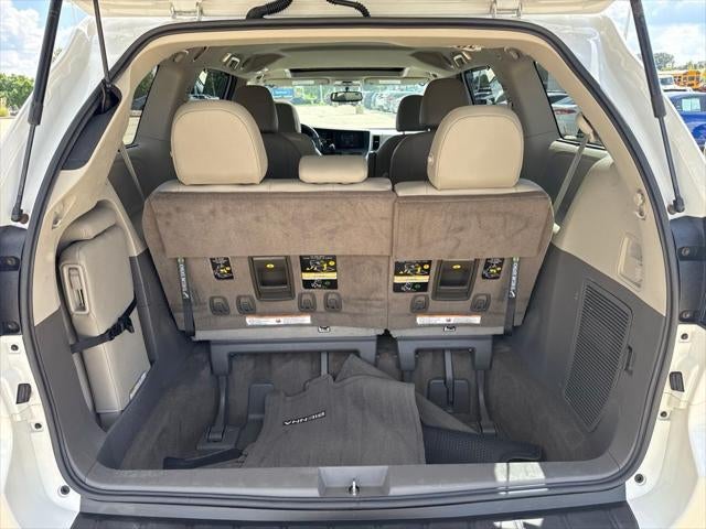 2017 Toyota Sienna XLE 8 Passenger
