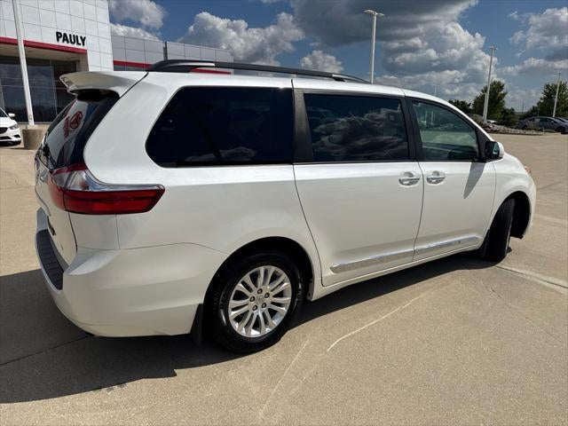 2017 Toyota Sienna XLE 8 Passenger