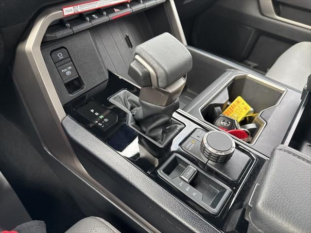 2025 Toyota TUNDRA 4X4 SR5