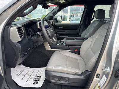 2025 Toyota TUNDRA 4X4 SR5