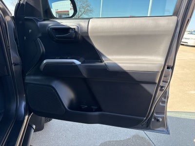 2019 Toyota TACOMA SR5 SR5 V6