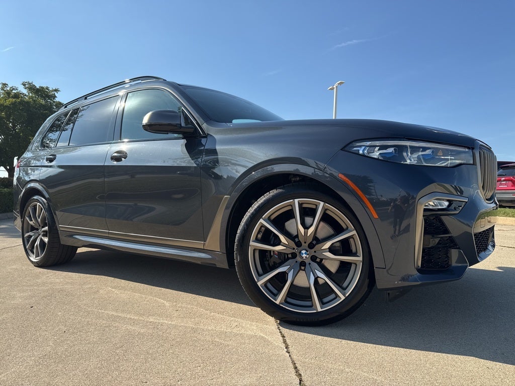 2022 BMW X7 M50i