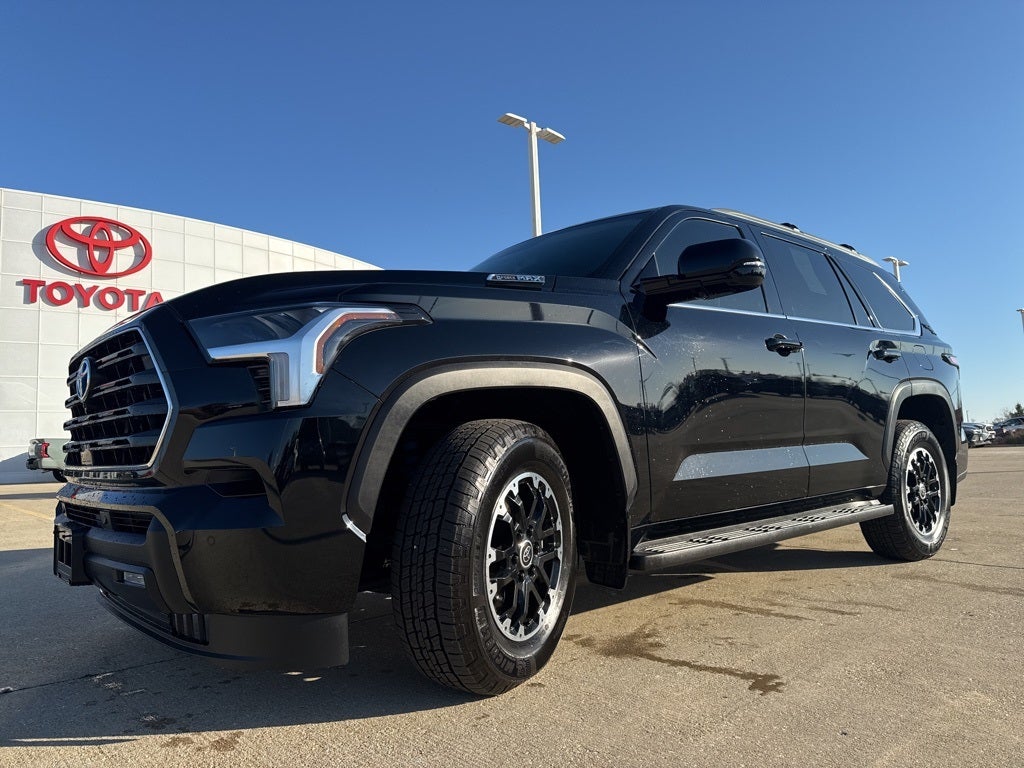 2023 Toyota SEQUOIA 4WD SR5 TOYOTA GOLD CERTIFIED