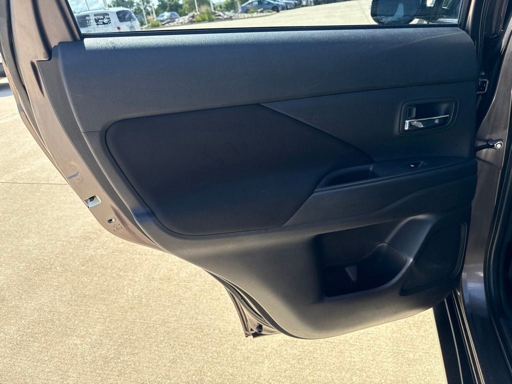 2016 Mitsubishi Outlander SE