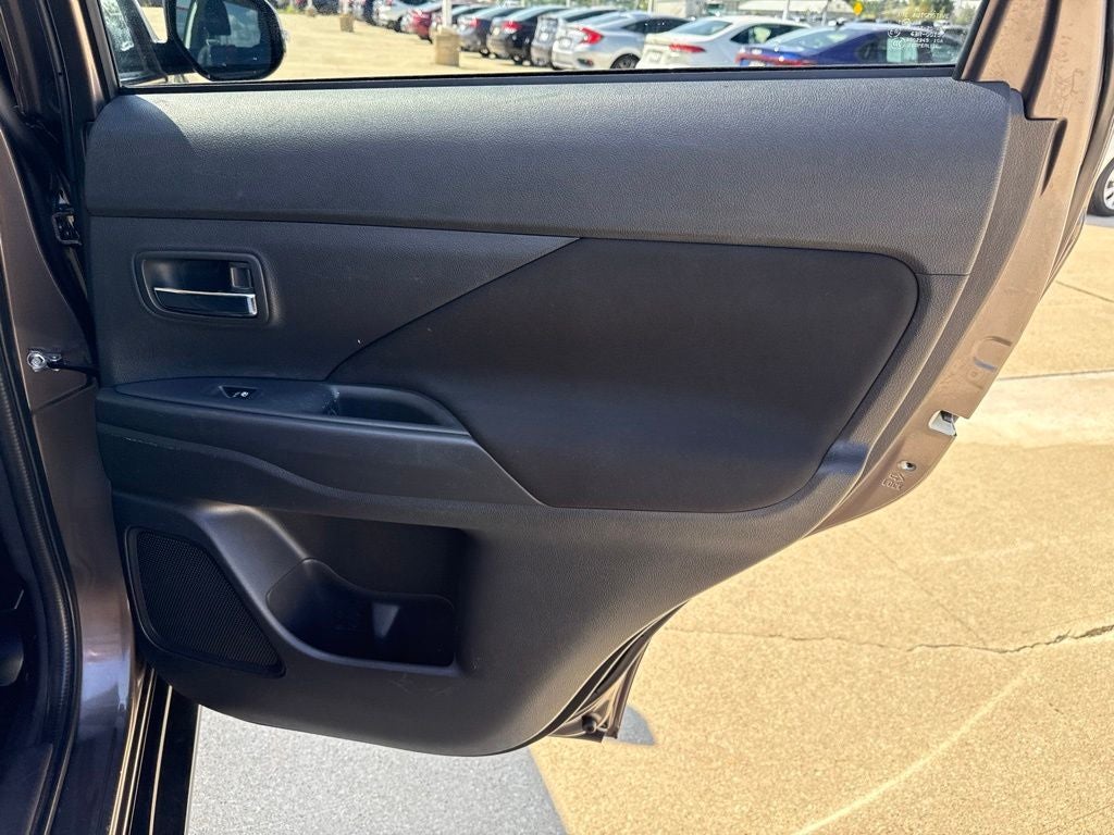 2016 Mitsubishi Outlander SE