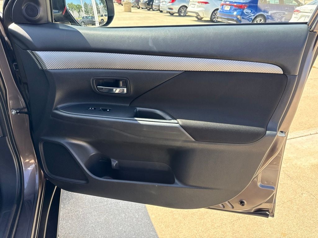 2016 Mitsubishi Outlander SE