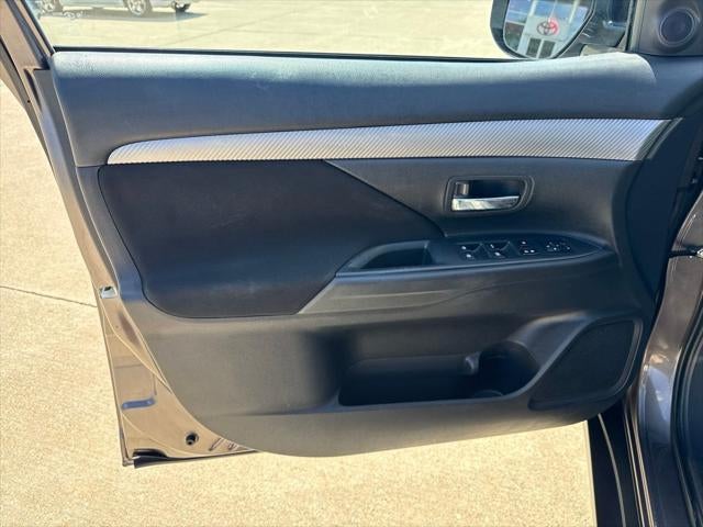 2016 Mitsubishi Outlander SE