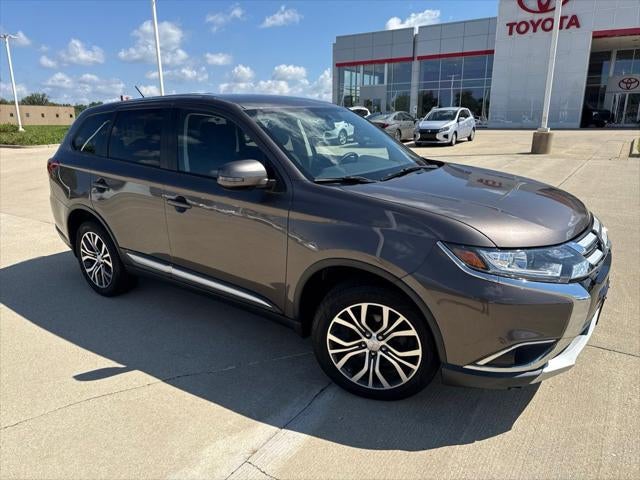 2016 Mitsubishi Outlander SE