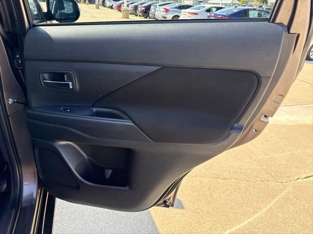 2016 Mitsubishi Outlander SE