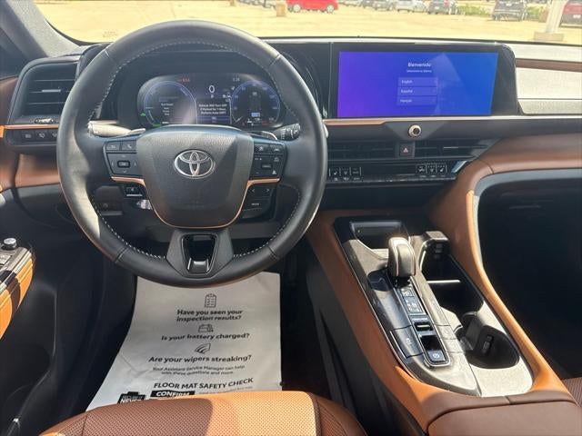 2025 Toyota Toyota Crown Signia XLE
