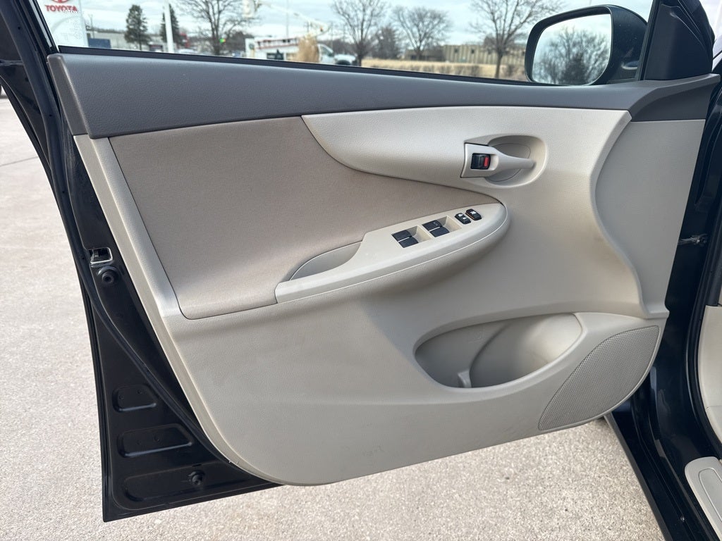 2009 Toyota COROLLA LE