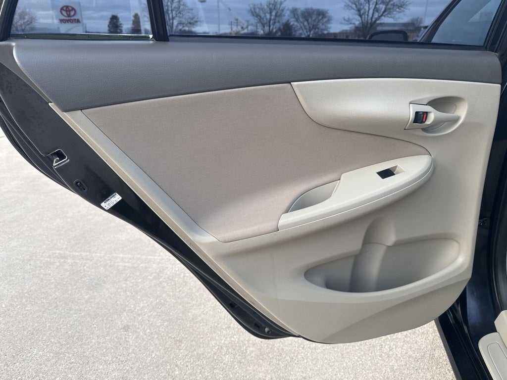 2009 Toyota COROLLA LE