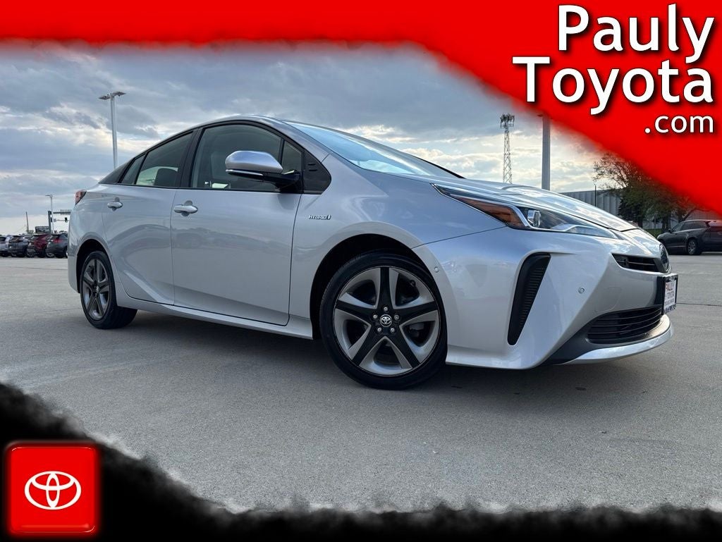 2019 Toyota Prius XLE FWD's photo