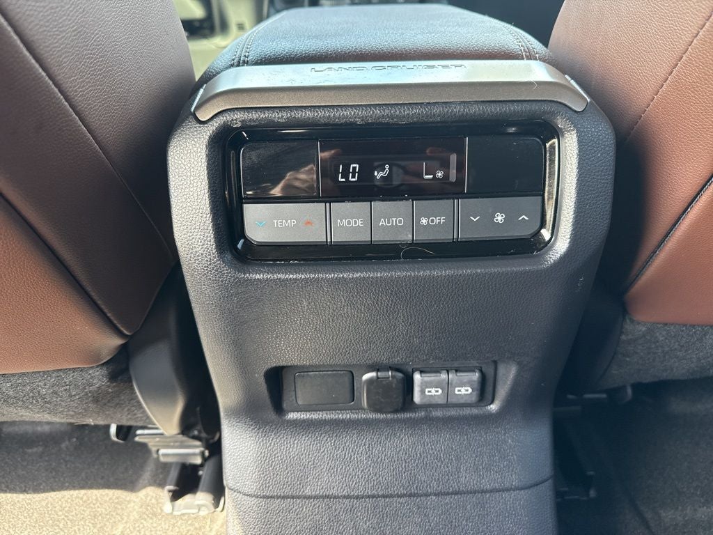 2025 Toyota LAND CRUISER Base