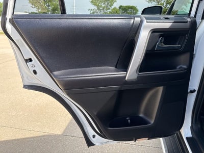 2017 Toyota 4RUNNER SR5 TOYOTA SILVER CERTIFIED