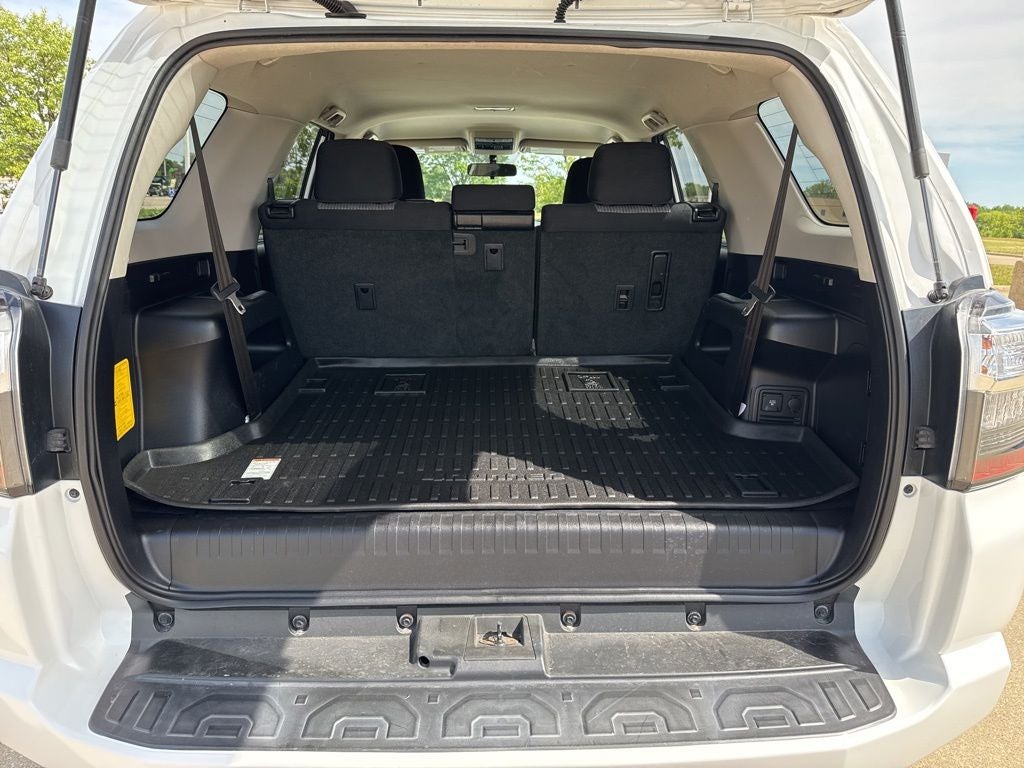 2017 Toyota 4RUNNER SR5 TOYOTA SILVER CERTIFIED