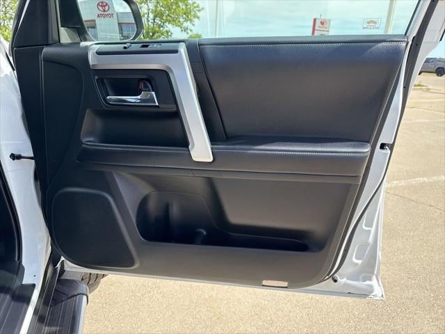 2017 Toyota 4RUNNER SR5 TOYOTA SILVER CERTIFIED